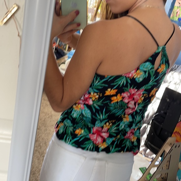 Tropical Print Halter Top - Picture 4 of 4